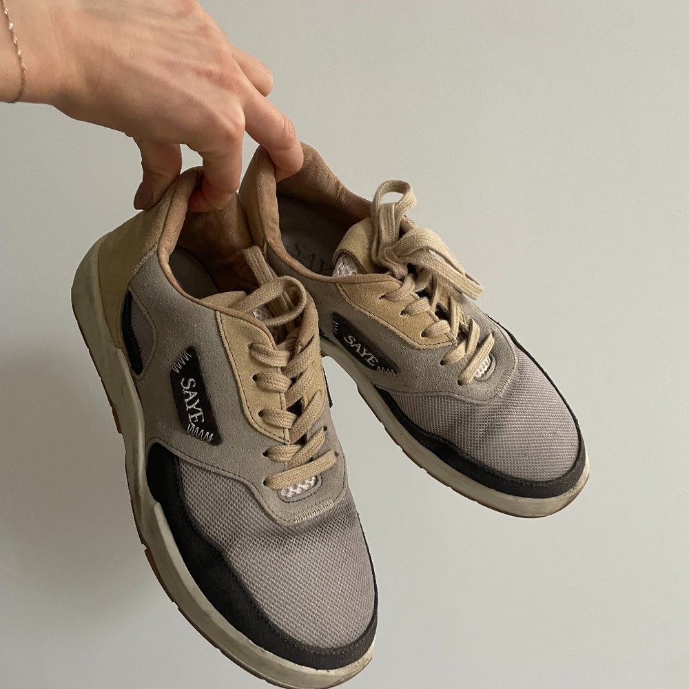 Saye - Unisex Modelo '95 Deserto Low Top Sneakers